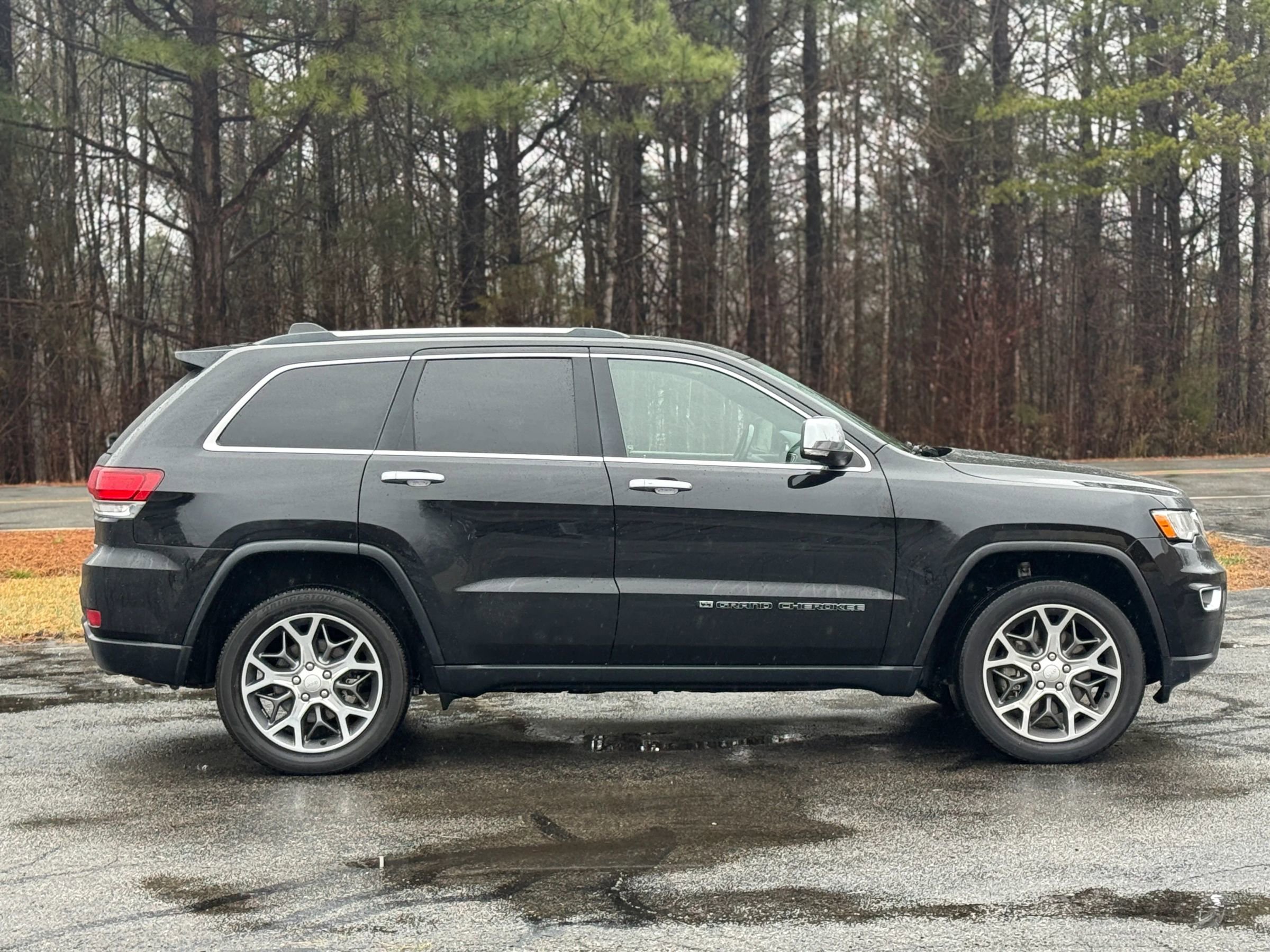 Used 2022 Jeep Grand Cherokee Limited w/ Trailer Tow Group IV image 3