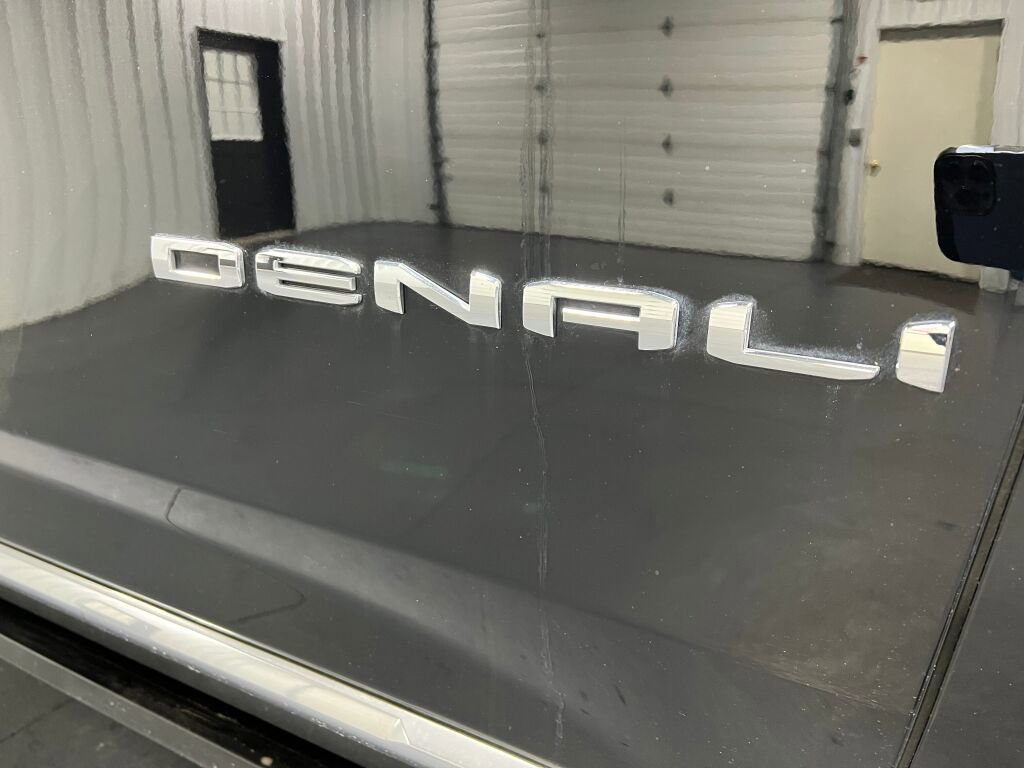 Used 2022 GMC Yukon Denali w/ Denali Premium Package image 22