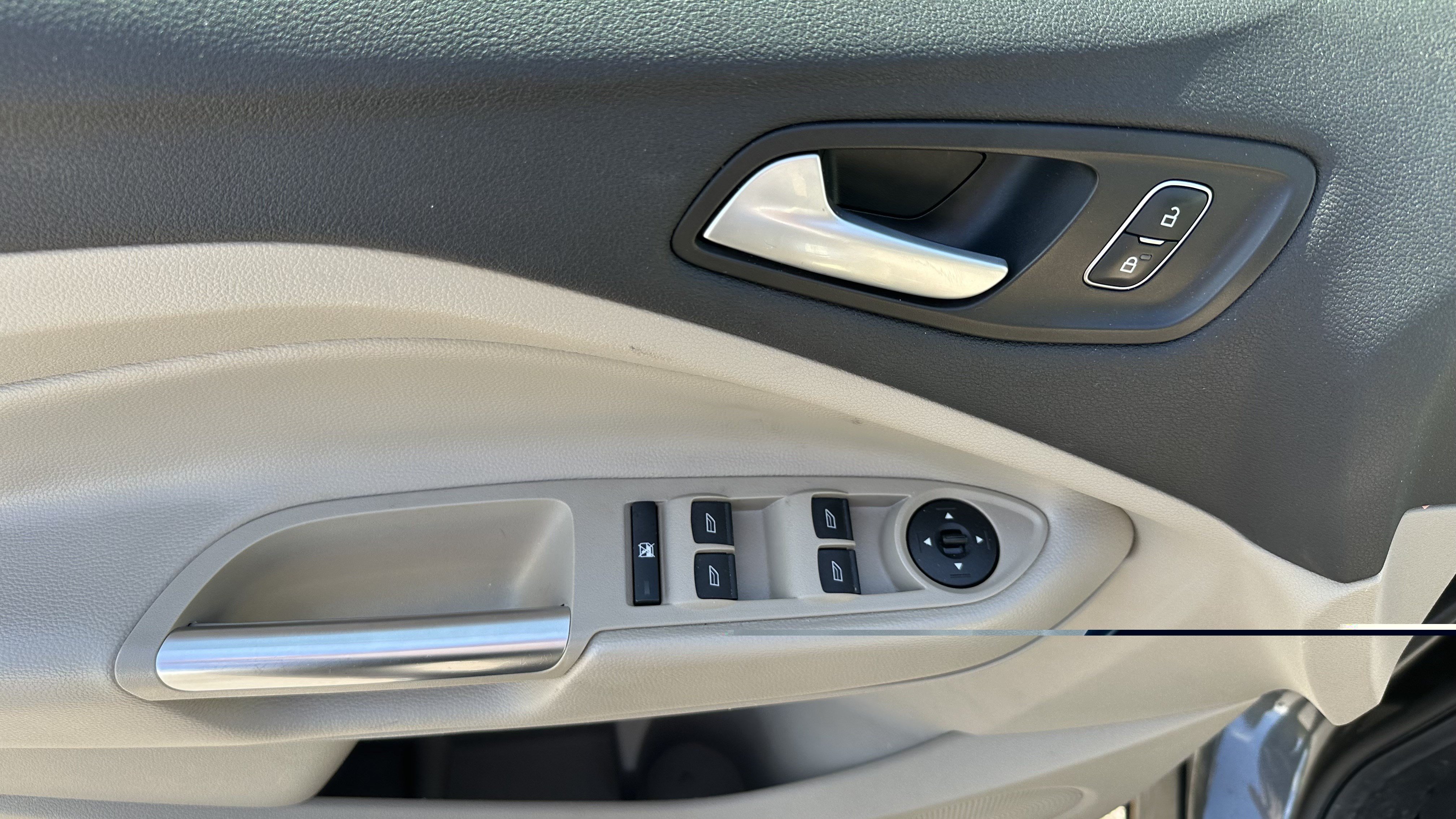 Used 2018 Ford Escape SEL AWD/4WD image 17