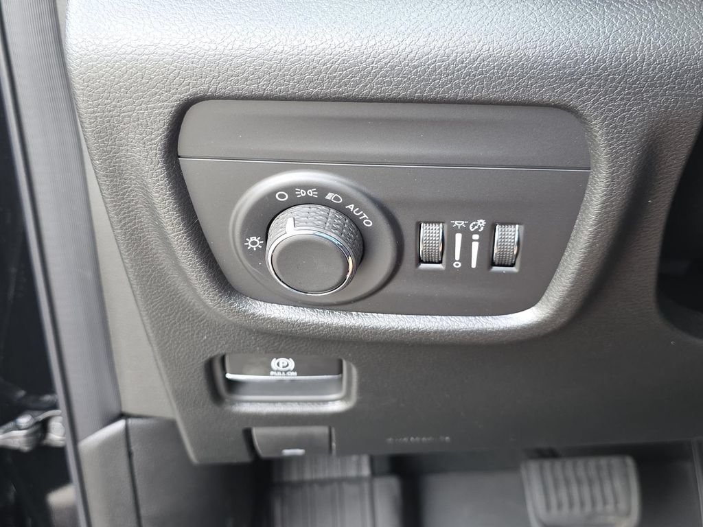 New 2026 Jeep Grand Cherokee Altitude RWD image 27