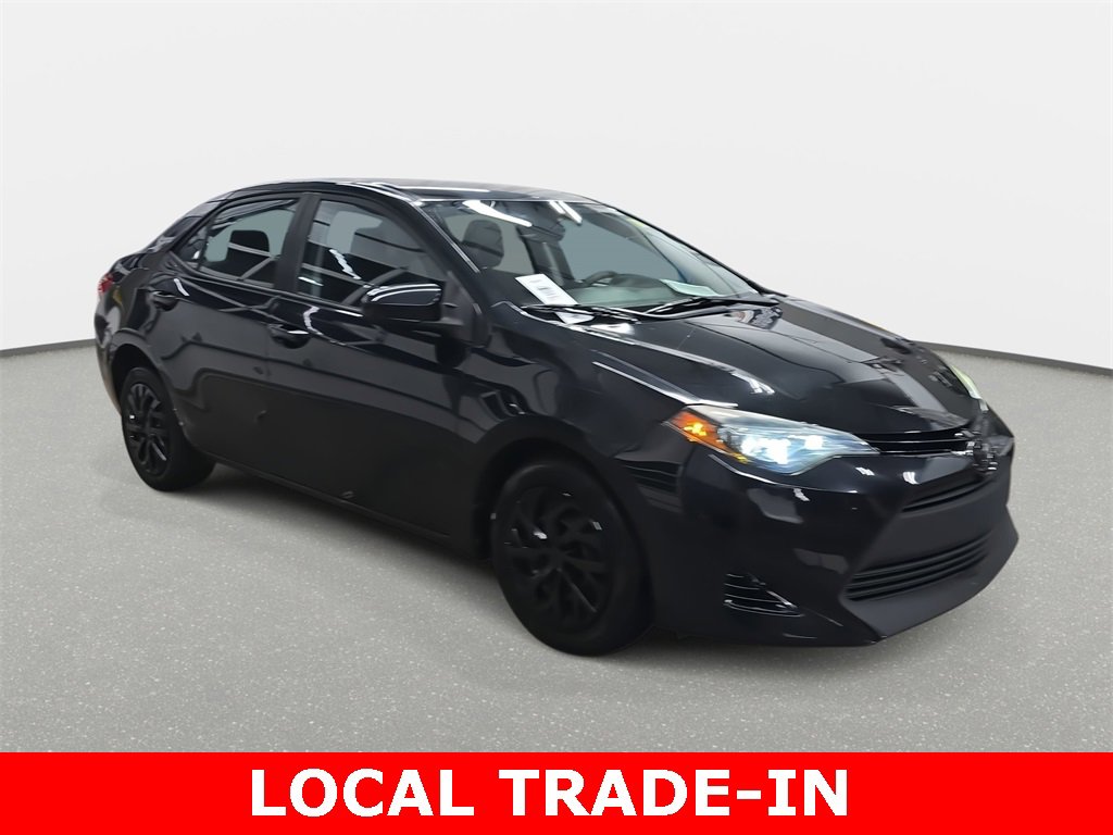 Used 2018 Toyota Corolla LE image 3