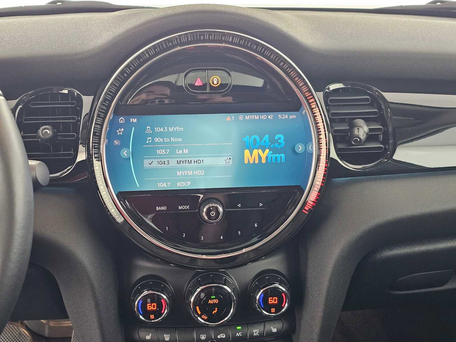 Used 2024 MINI Cooper SE image 23