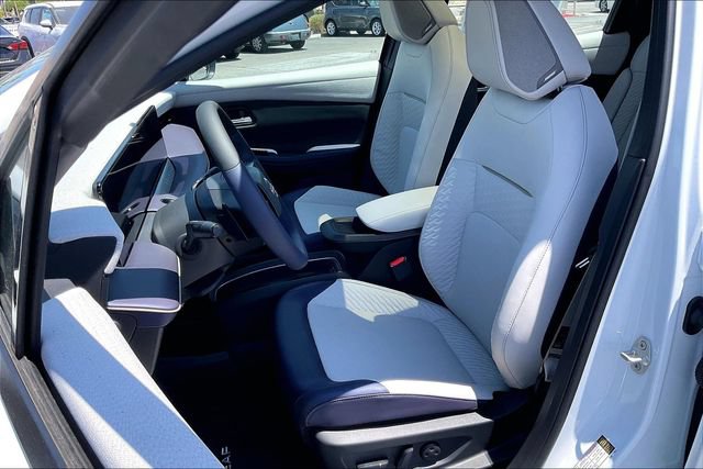 New 2026 Nissan Leaf Platinum+ w/ Illuminated Package FWD image 7