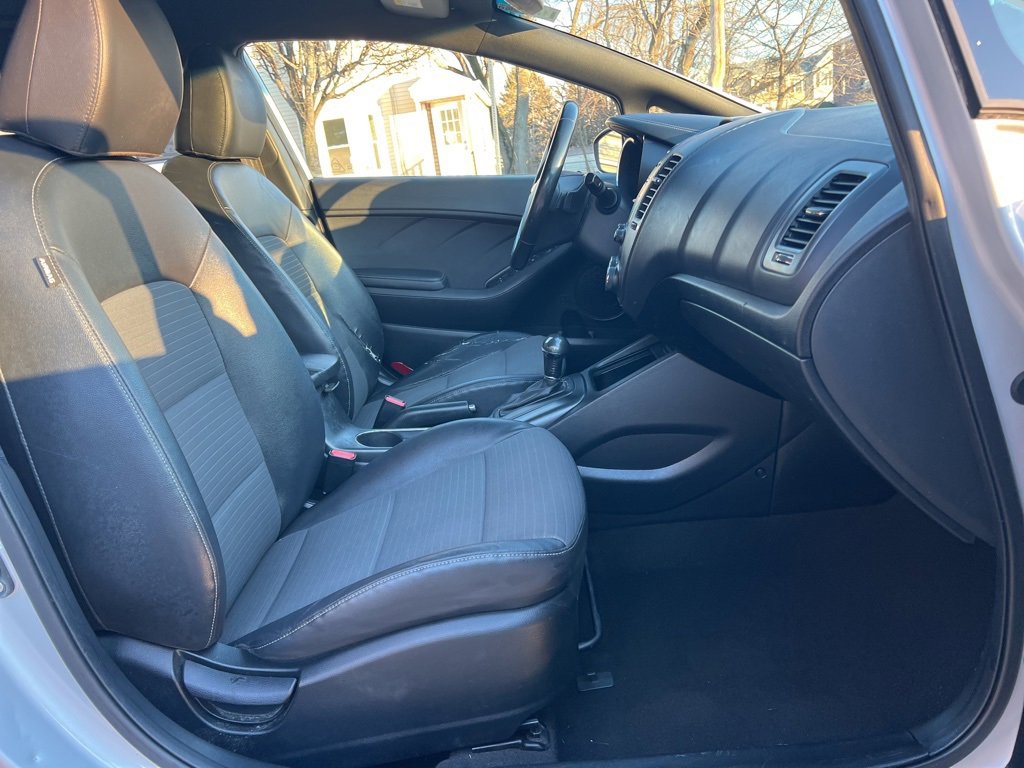 Used 2016 Kia Forte SX image 26