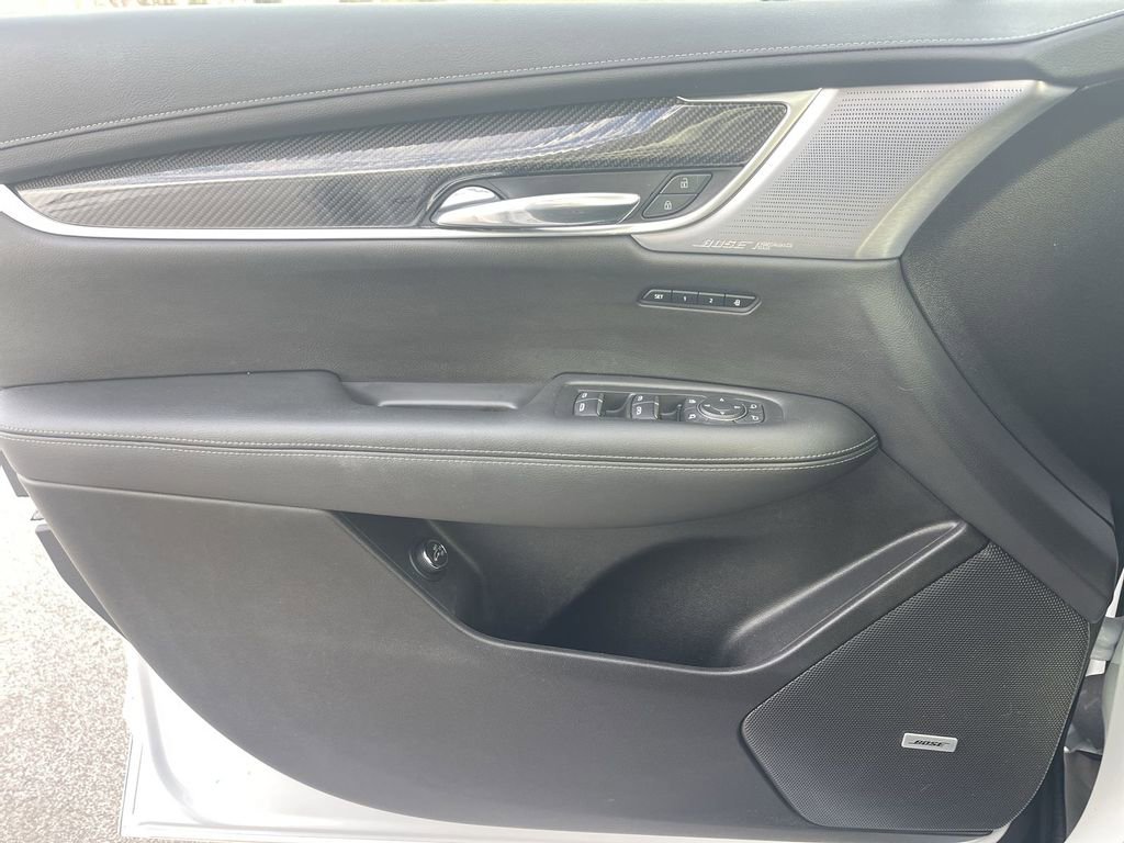 Used 2023 Cadillac XT6 Sport w/ Technology Package image 27