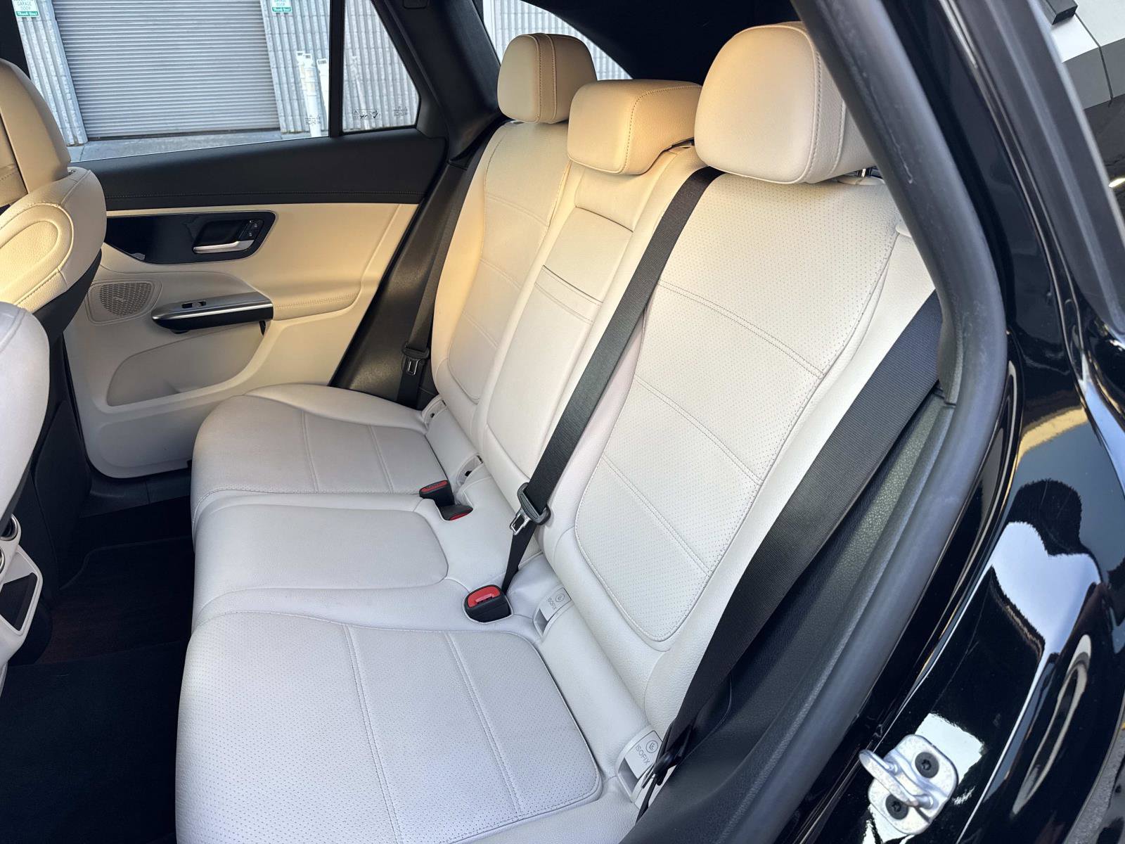 Used 2024 Mercedes-Benz GLC 300 4MATIC image 14