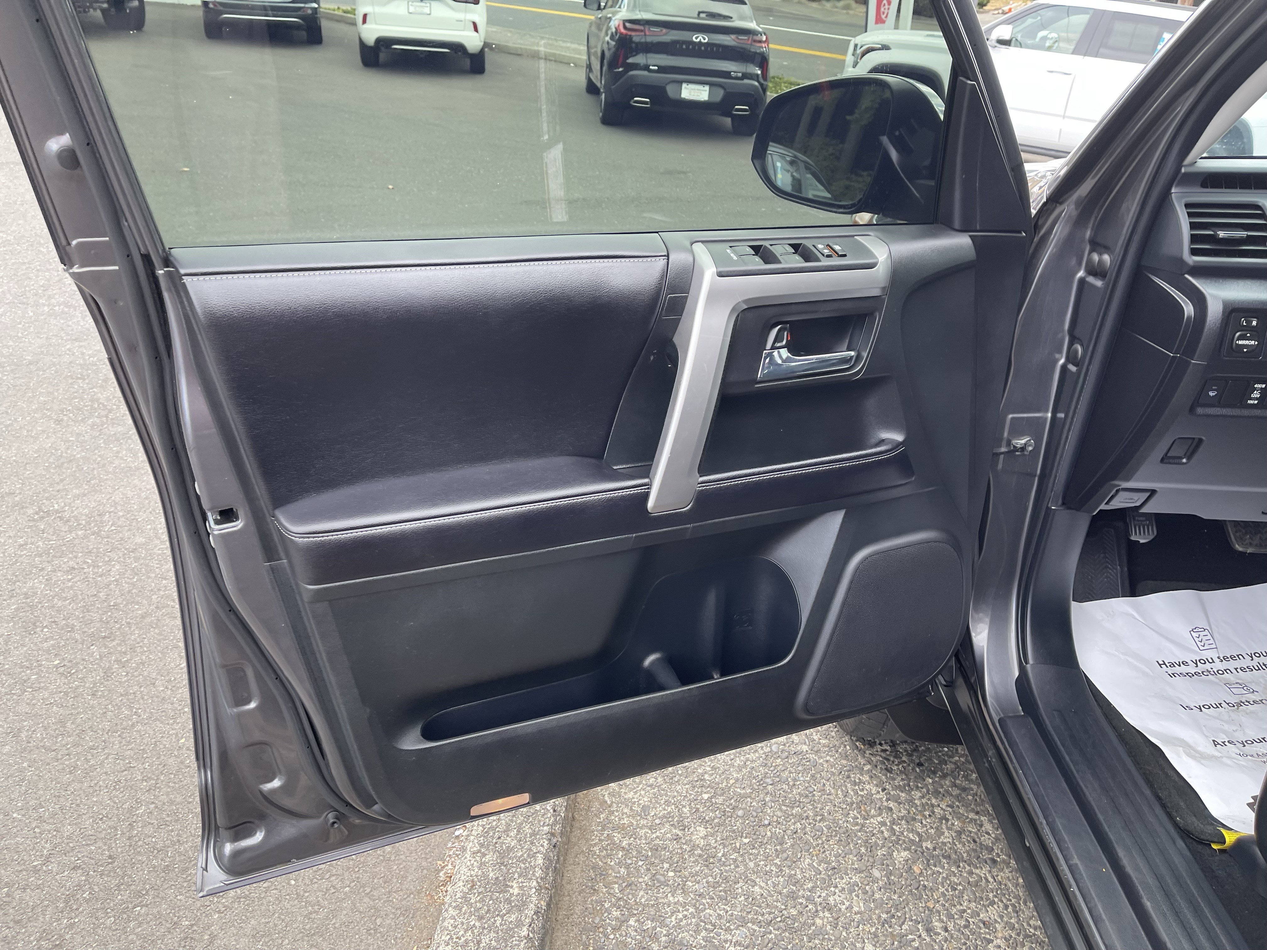 Certified 2017 Toyota 4Runner SR5 AWD/4WD image 14