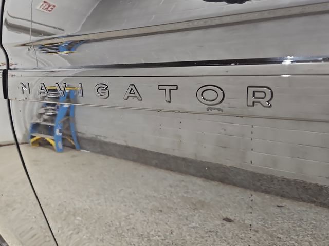 New 2026 Lincoln Navigator L Reserve w/ Jet Appearance Package image 18