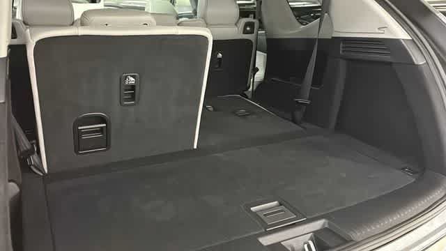 Used 2022 Acura MDX SH-AWD w/ Technology Package image 31