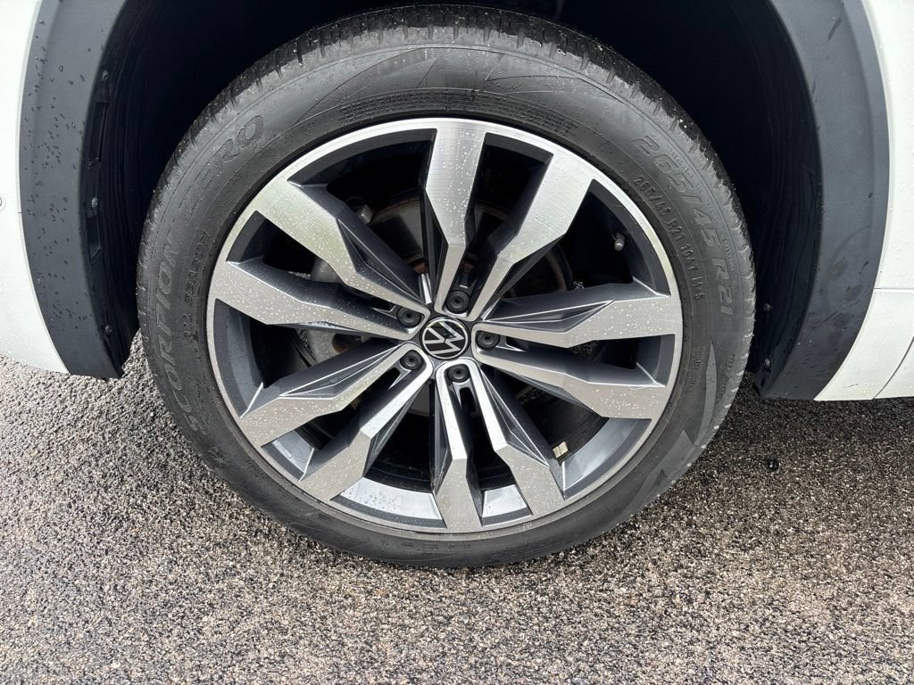 Certified 2023 Volkswagen Atlas Cross Sport SEL Premium R-Line AWD/4WD image 8