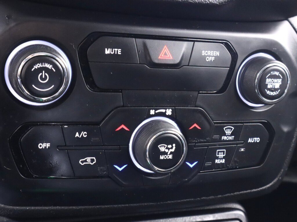 Used 2019 Jeep Renegade Altitude w/ Quick Order Package 2XM FWD image 22