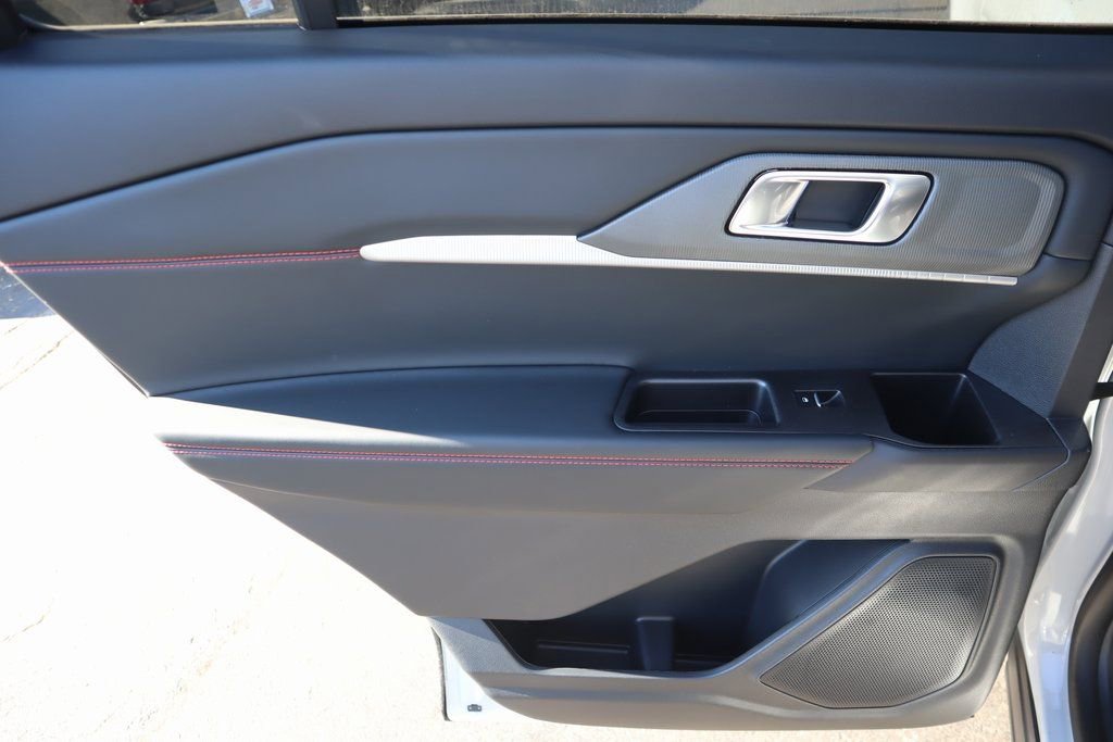 New 2026 Ford Explorer ST-Line image 18