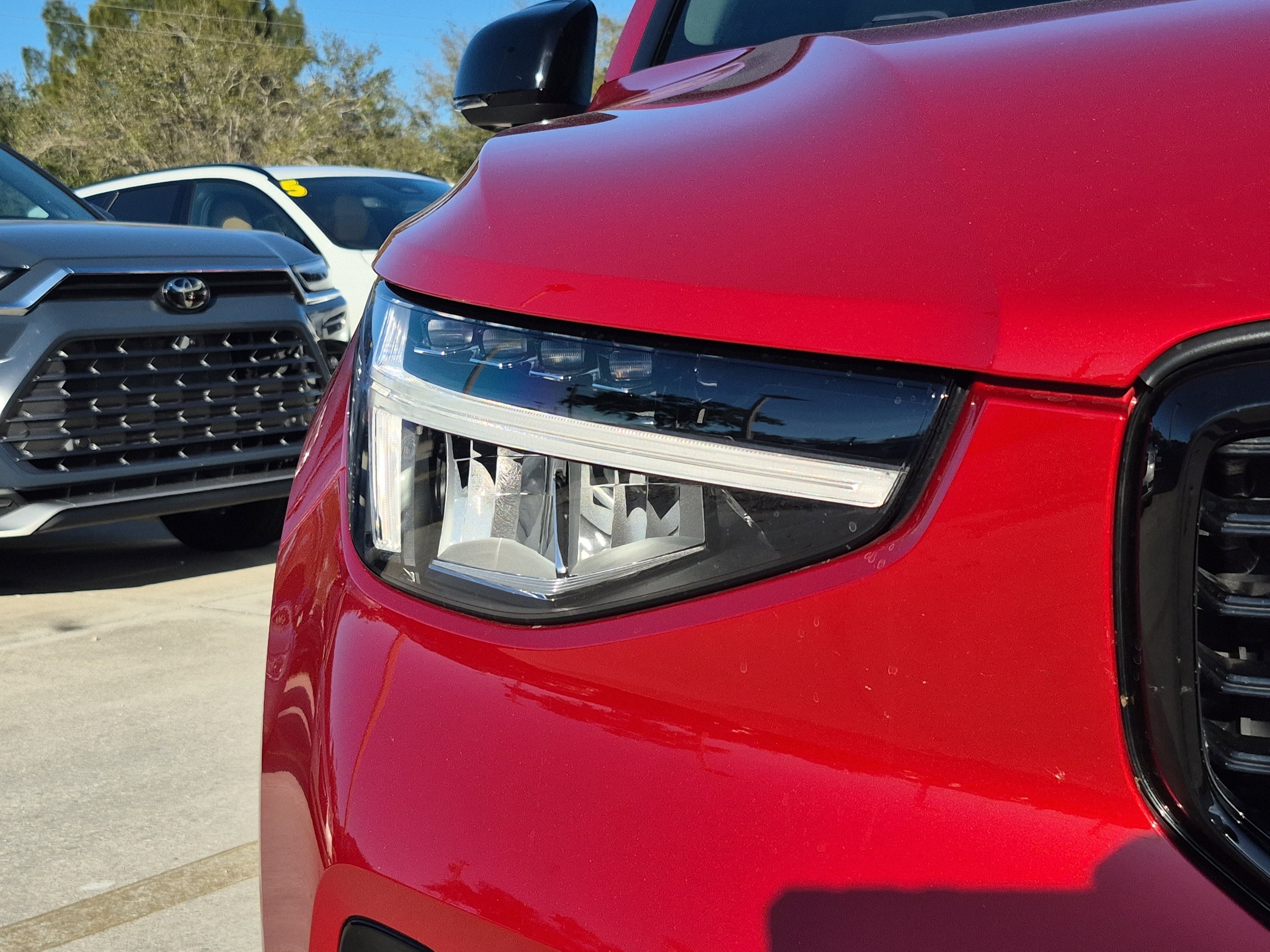 Used 2023 Volvo XC40 B5 Plus w/ Driver Assist Package image 7