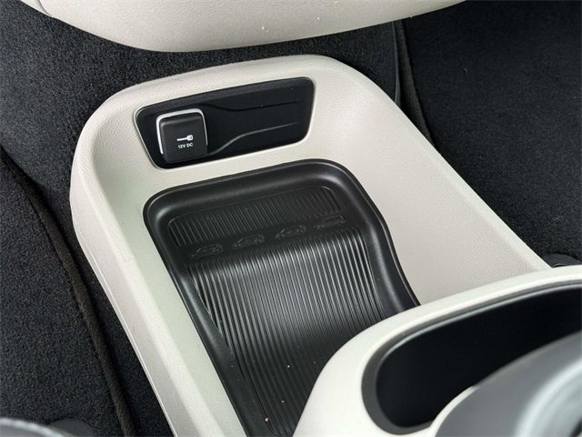 Used 2024 Chrysler Pacifica Touring-L image 18