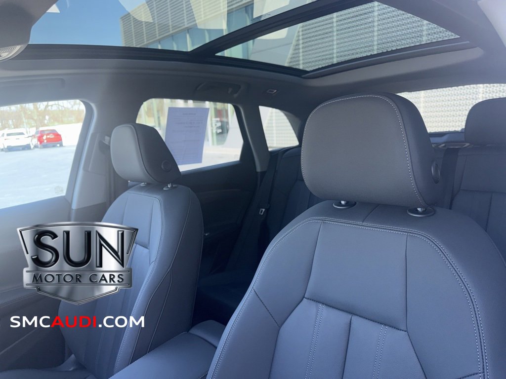 Used 2025 Audi Q5 Premium w/ Convenience Package image 19