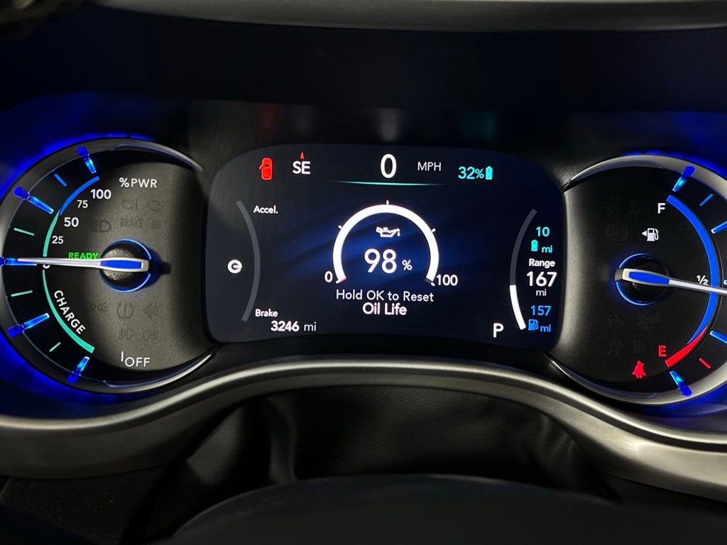 Used 2025 Chrysler Pacifica Select image 17