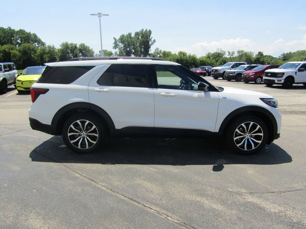 New 2026 Ford Explorer ST-Line AWD/4WD image 9