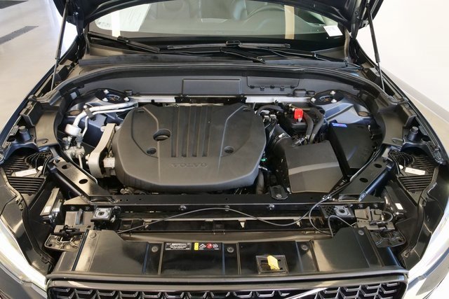 Used 2024 Volvo XC60 B5 Plus image 9