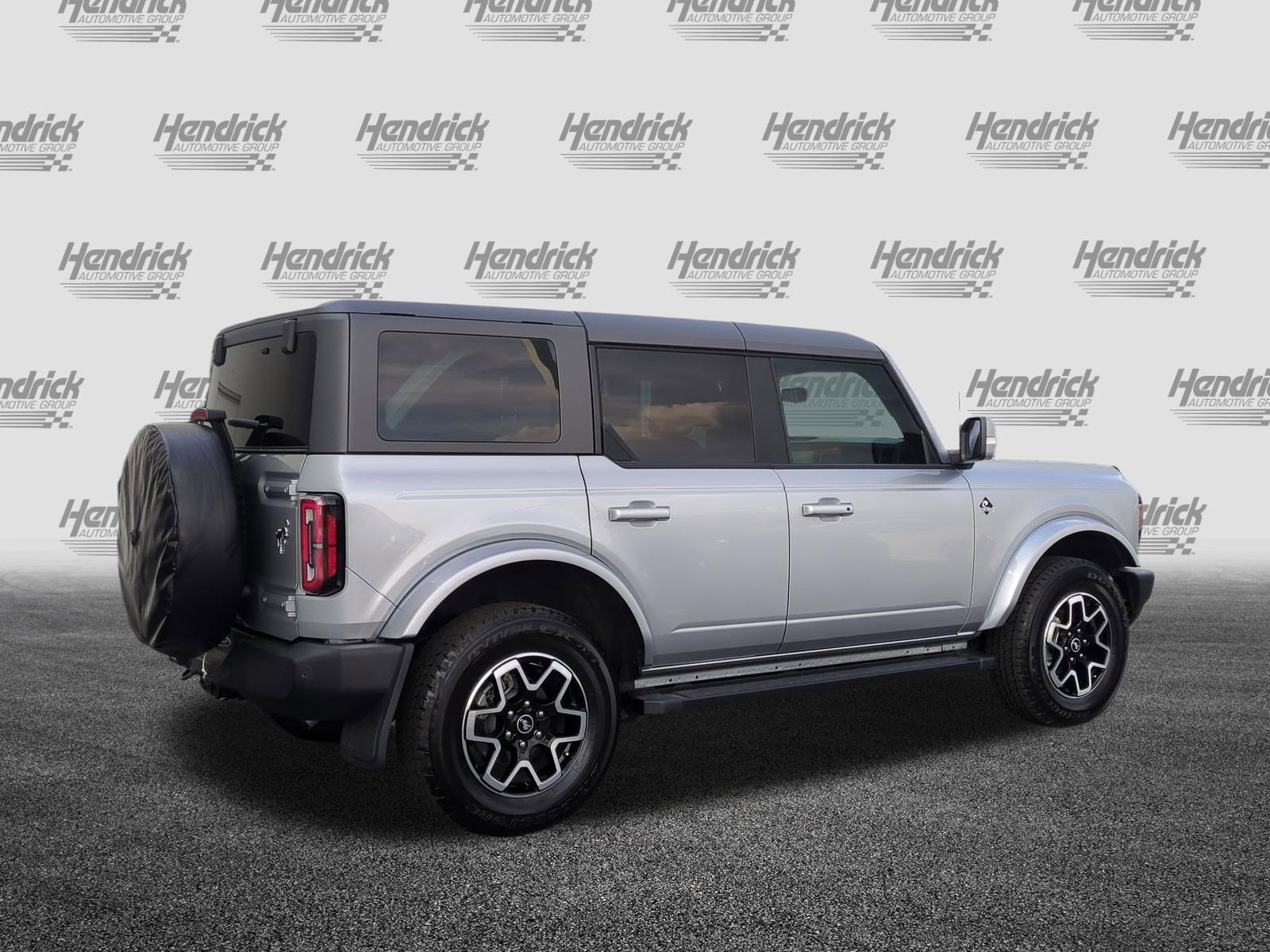 Used 2024 Ford Bronco Outer Banks image 10