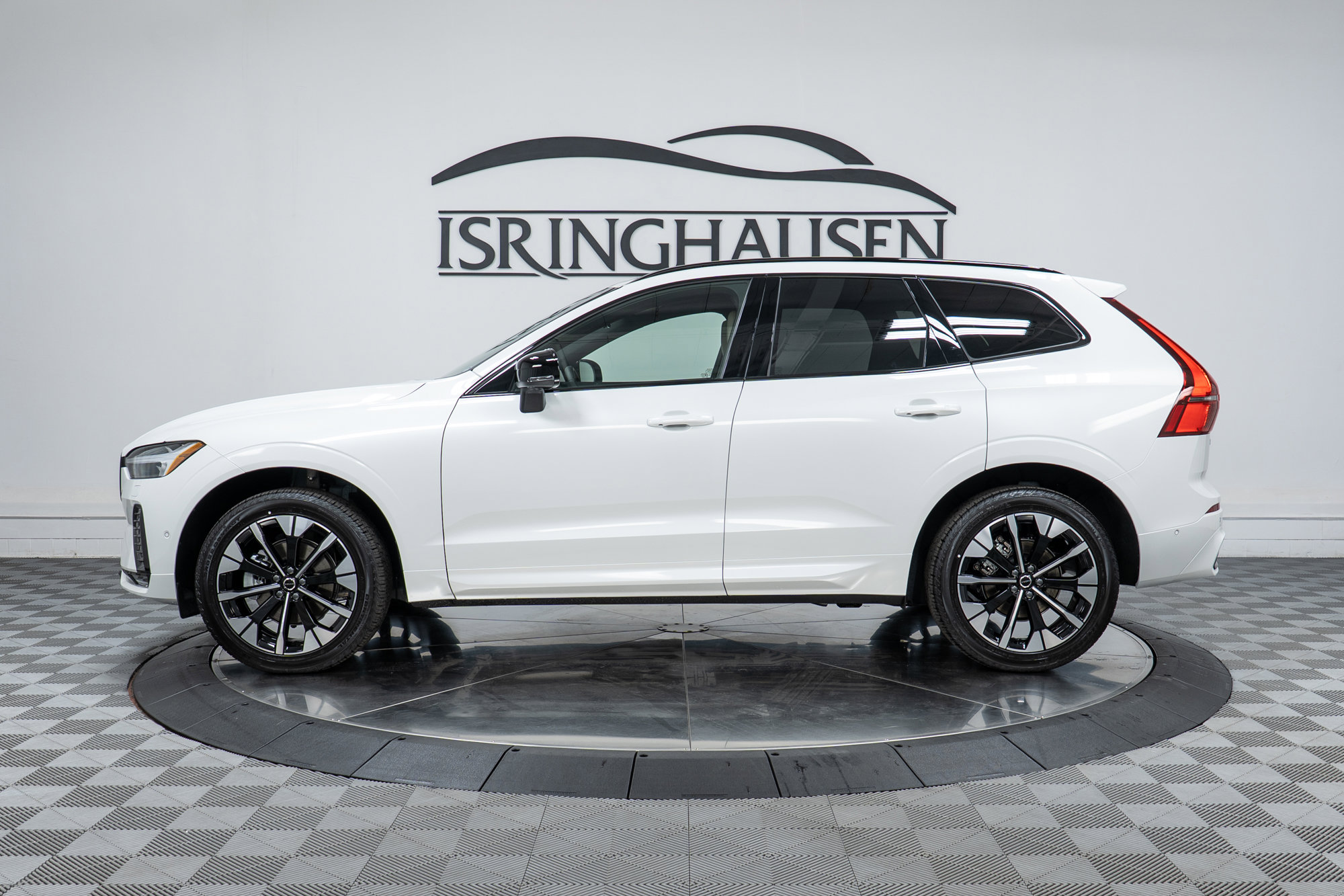 New 2026 Volvo XC60 B5 Plus w/ Climate Package image 8