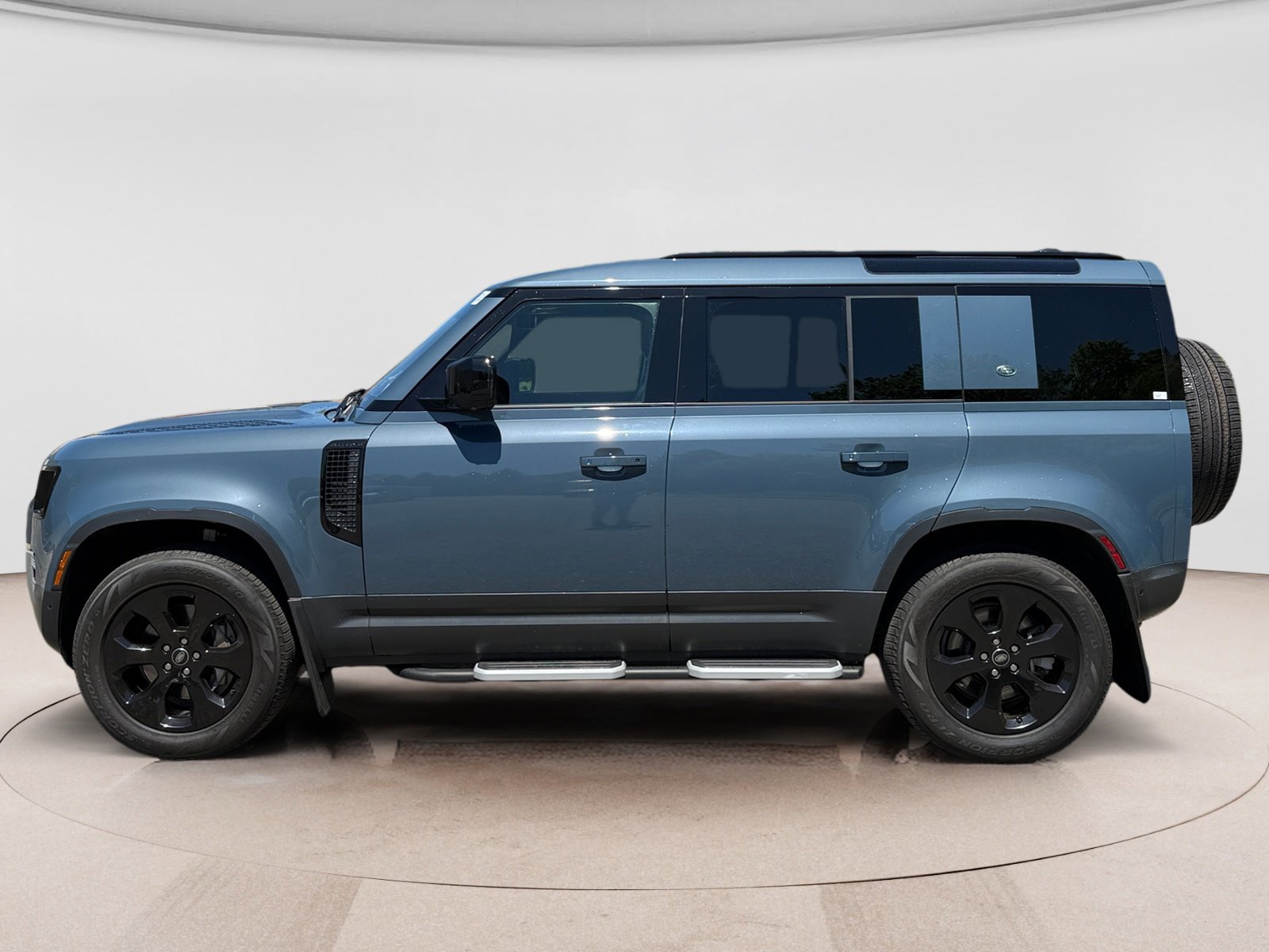Used 2023 Land Rover Defender 110 SE AWD/4WD video 2