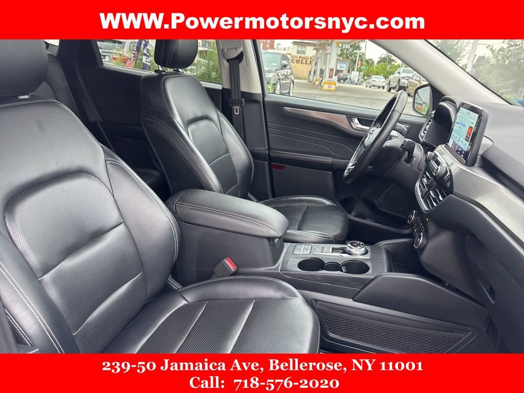 Used 2021 Ford Escape Titanium image 14