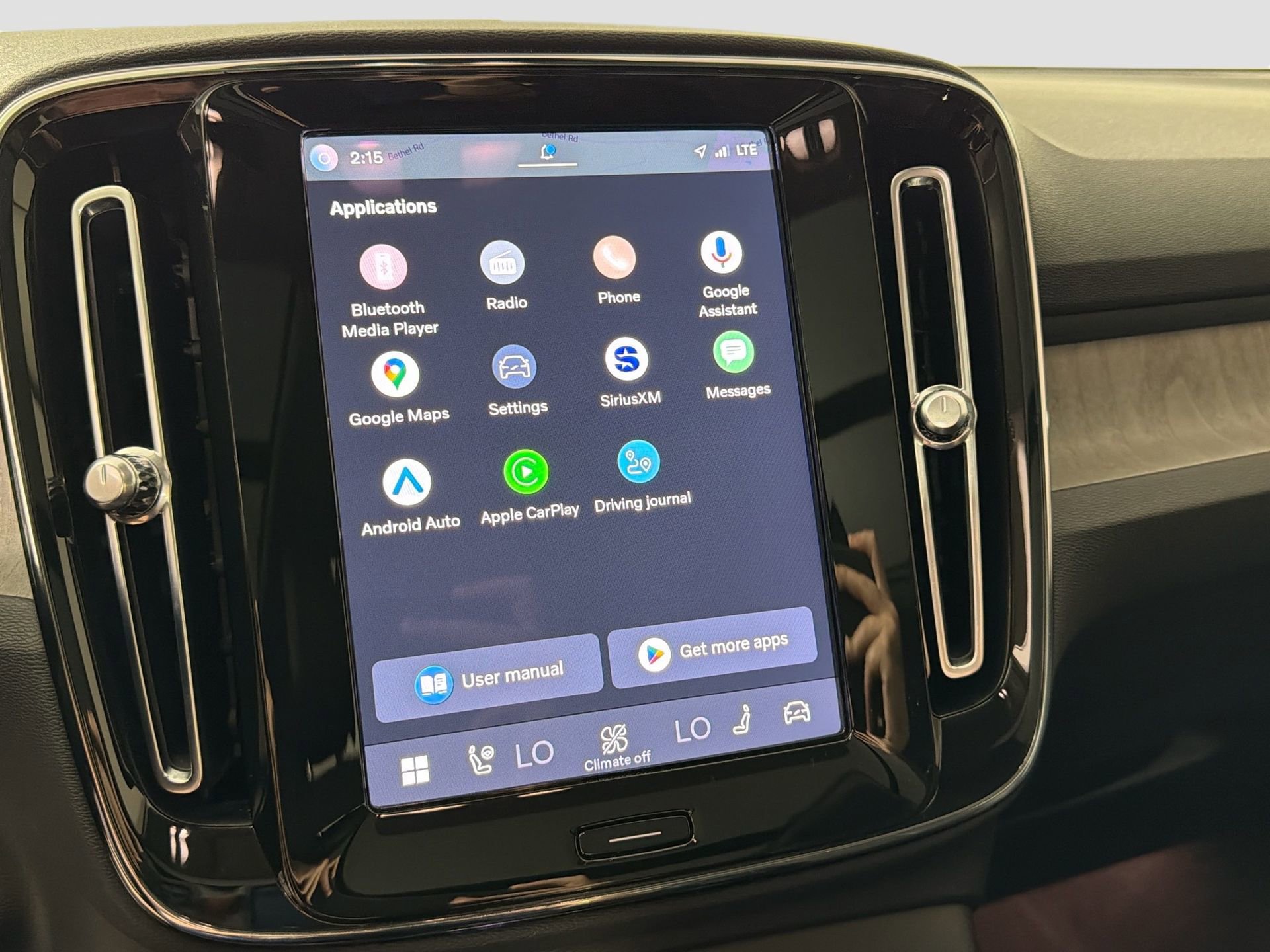 Certified 2023 Volvo XC40 B4 Plus w/ Protection Package Premier image 15