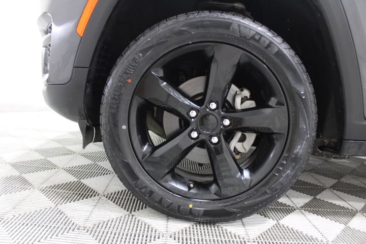 Used 2023 Jeep Grand Cherokee Altitude AWD/4WD image 48