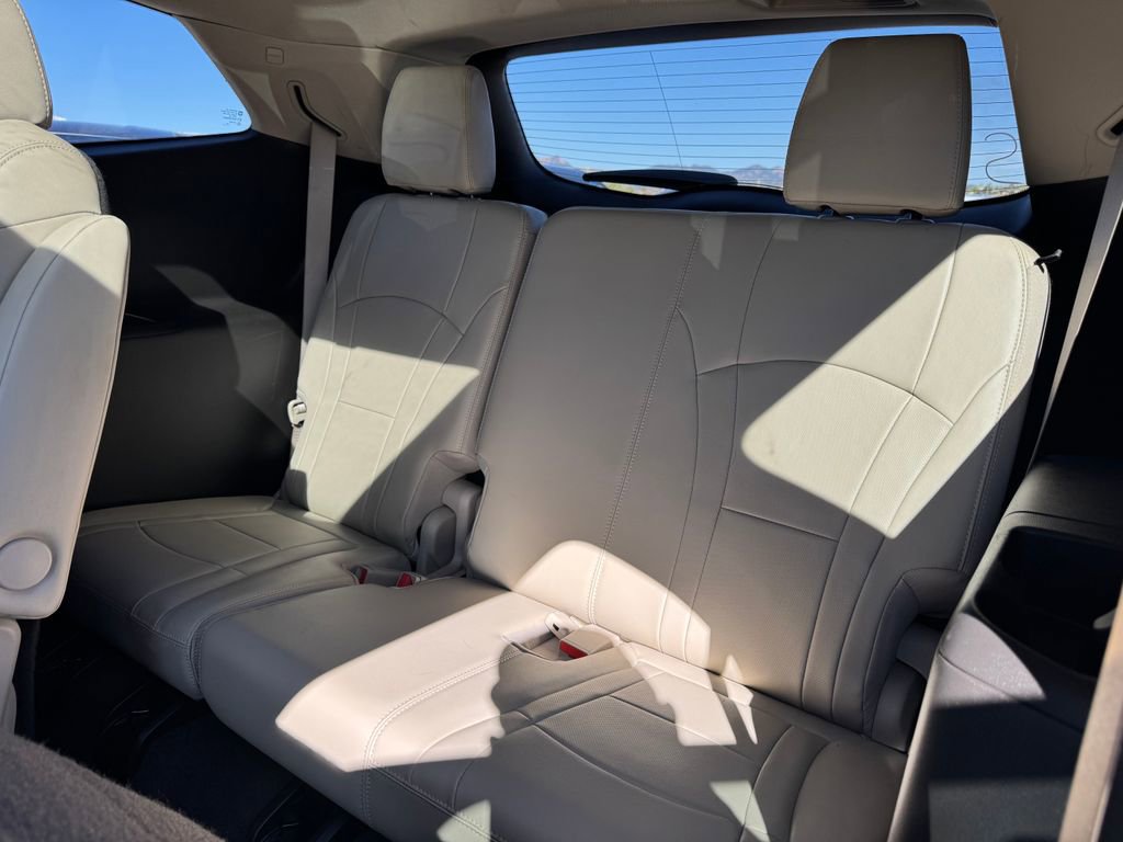 Used 2020 Buick Enclave Premium w/ Sun and Sites Package AWD/4WD image 9