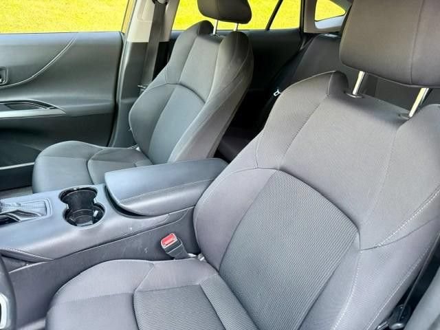 Used 2024 Toyota Venza LE AWD/4WD image 7