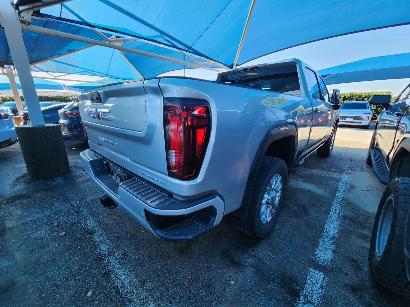 Used 2022 GMC Sierra 2500 Denali AWD/4WD image 4