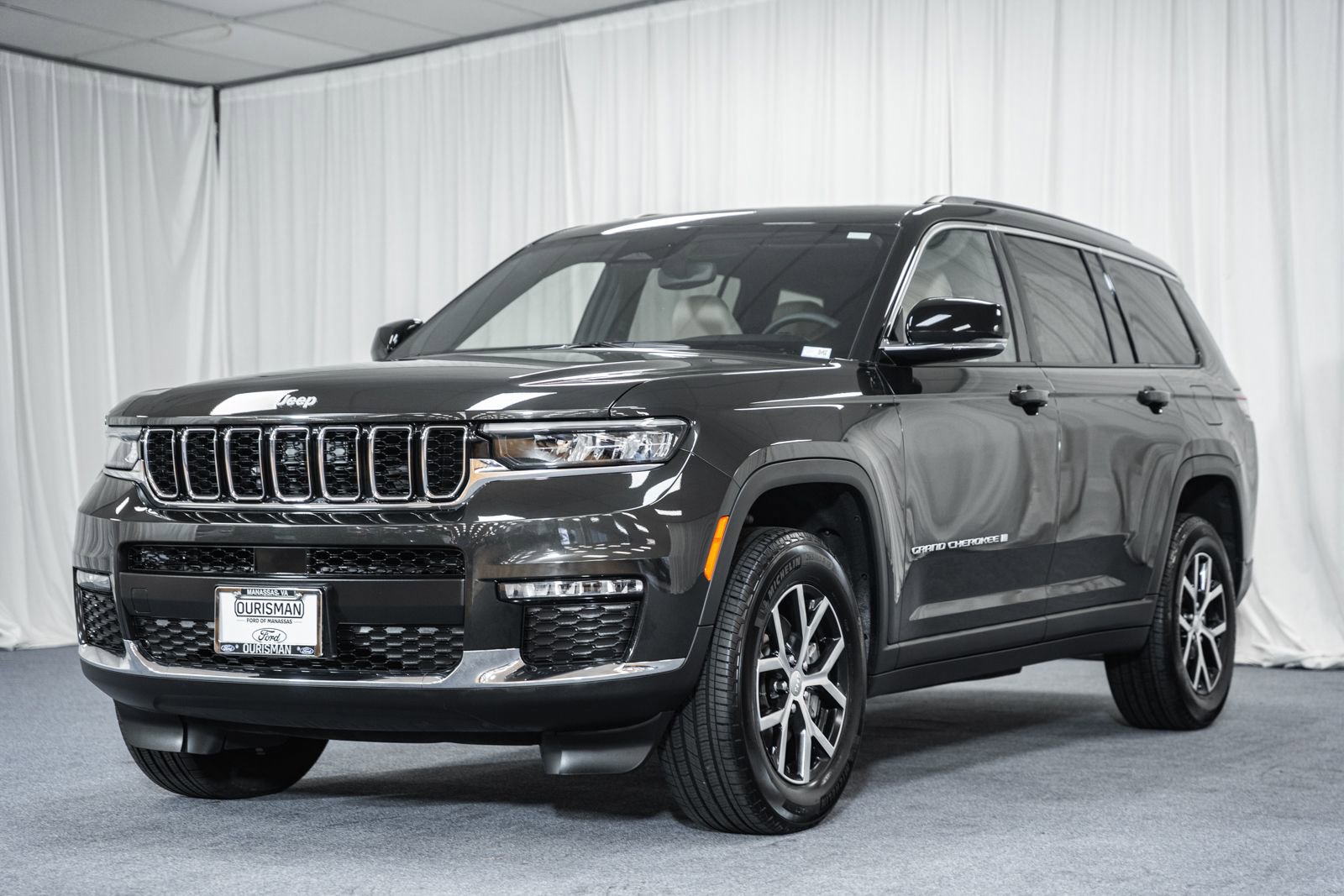 Used 2024 Jeep Grand Cherokee L Limited image 3
