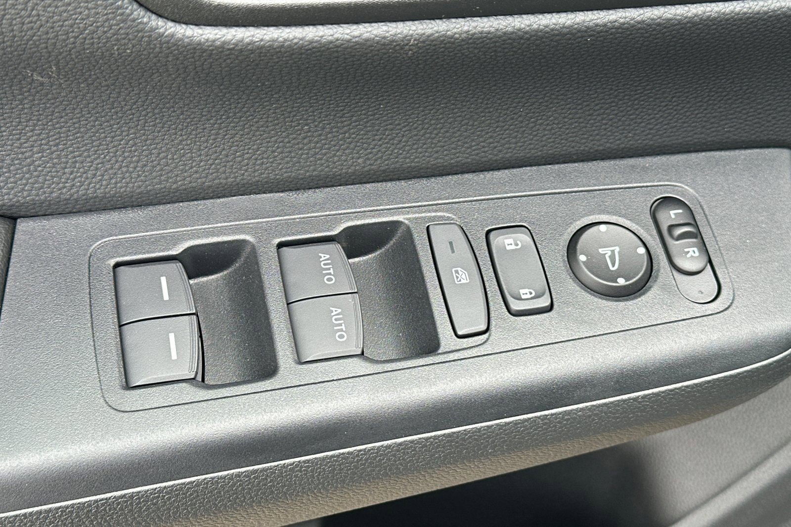 Used 2026 Honda CR-V EX image 13