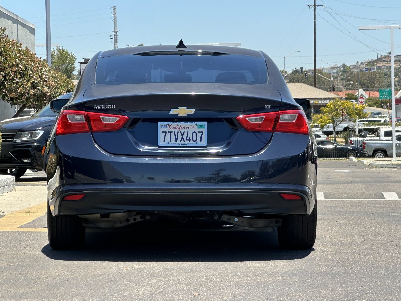 Used 2017 Chevrolet Malibu LT FWD image 4