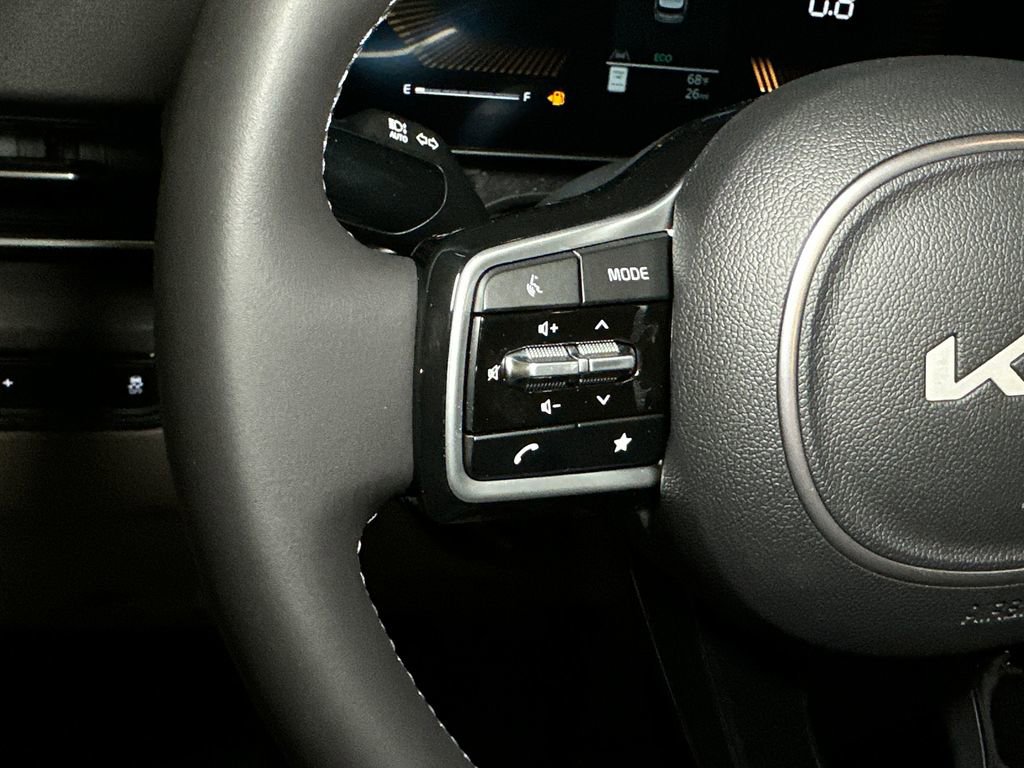 New 2026 Kia Carnival EX FWD image 21