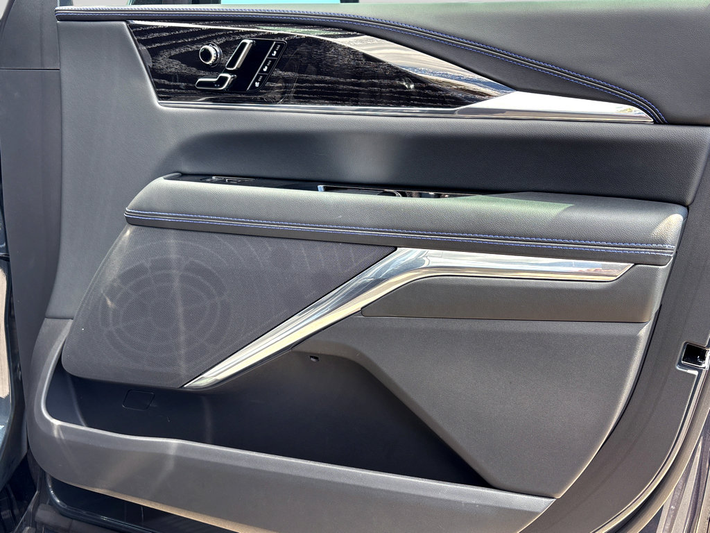 New 2025 Cadillac Escalade IQ Sport 1 w/ LPO, ONYX Package image 12