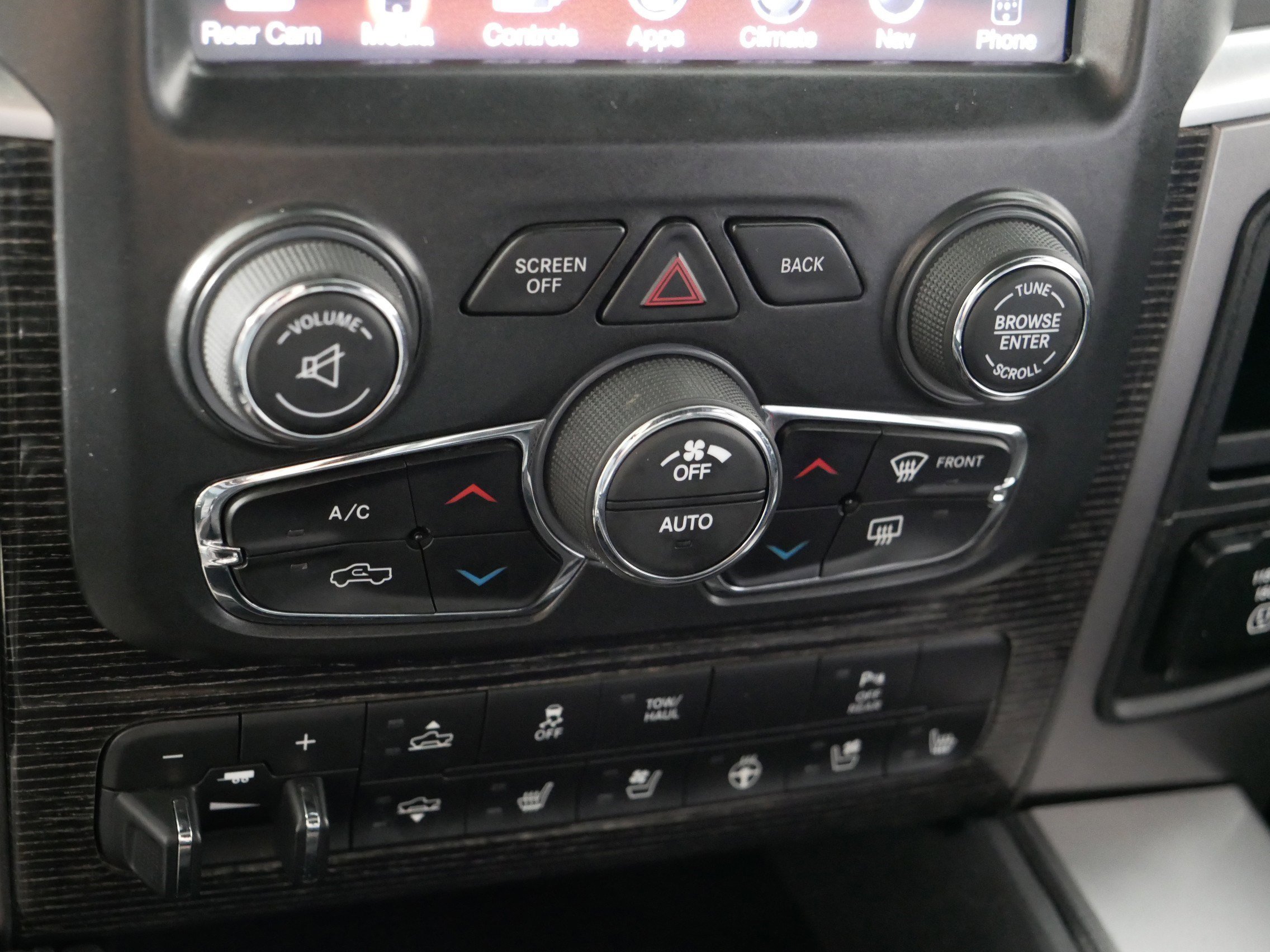 Used 2016 RAM 1500 Limited AWD/4WD image 23