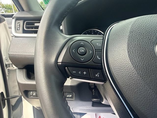 Used 2020 Toyota RAV4 XLE Premium FWD image 28