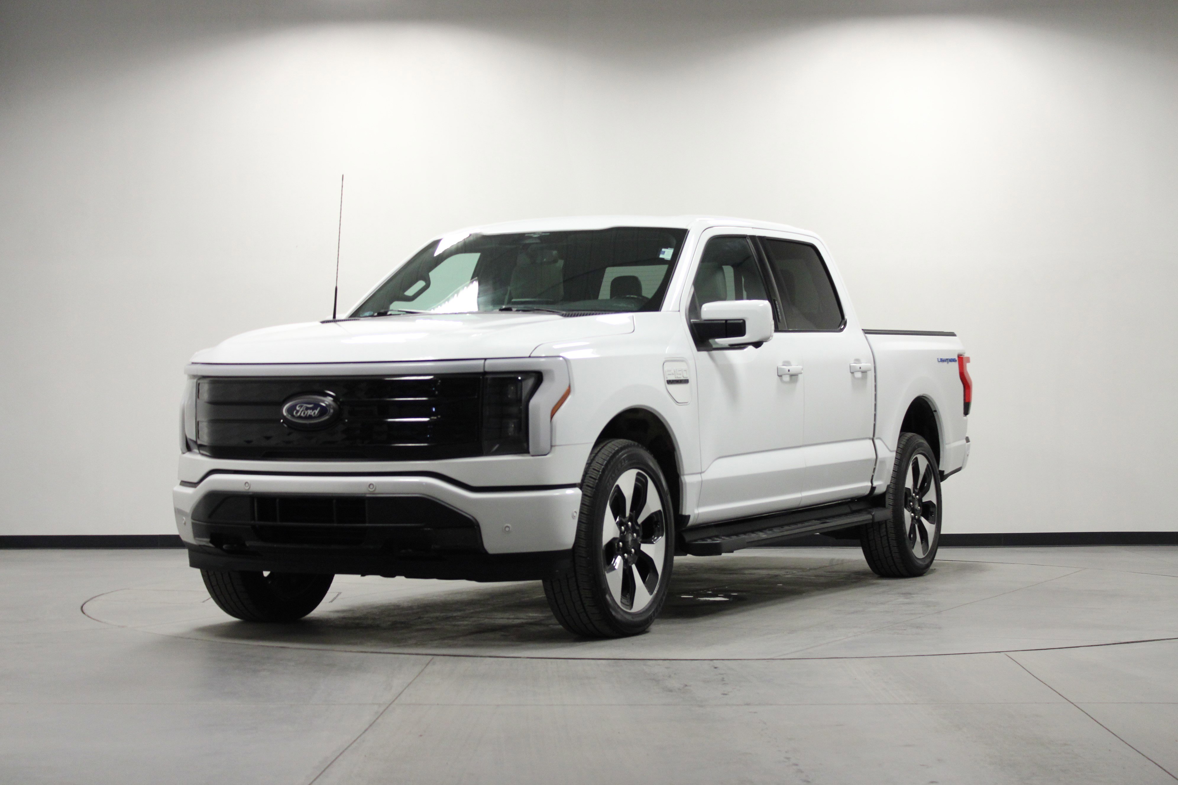 Used 2023 Ford F150 Lightning Platinum image 8