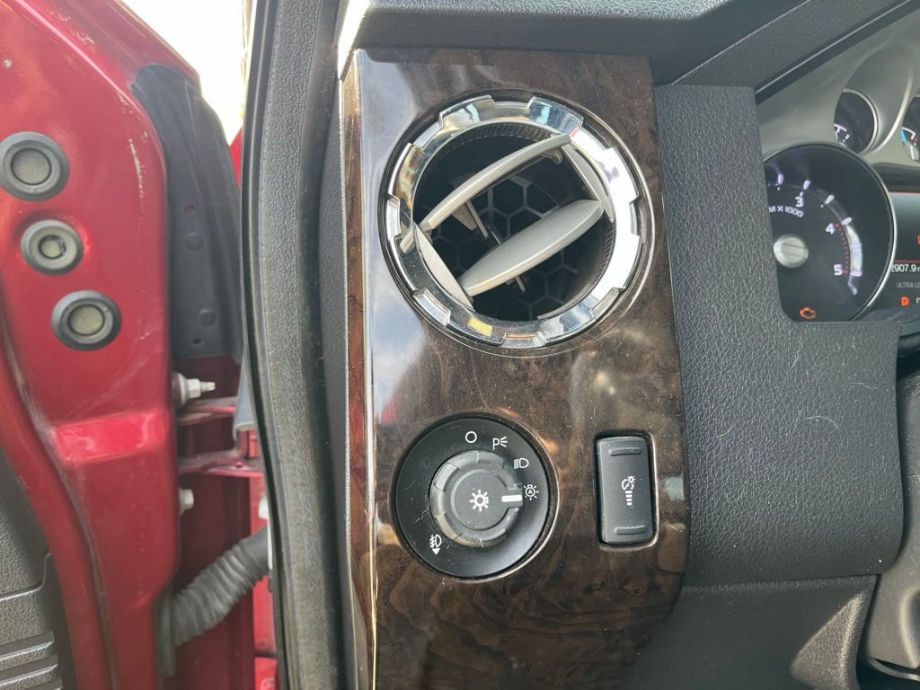 Used 2015 Ford F250 Platinum w/ Platinum Package AWD/4WD image 13