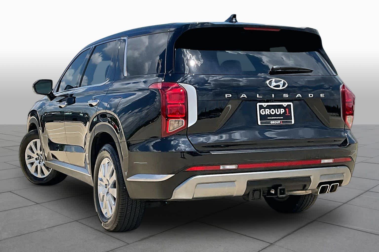 Used 2025 Hyundai Palisade SE FWD image 11