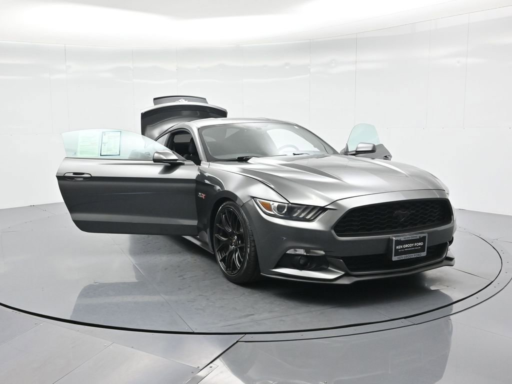 Used 2015 Ford Mustang Coupe RWD image 28
