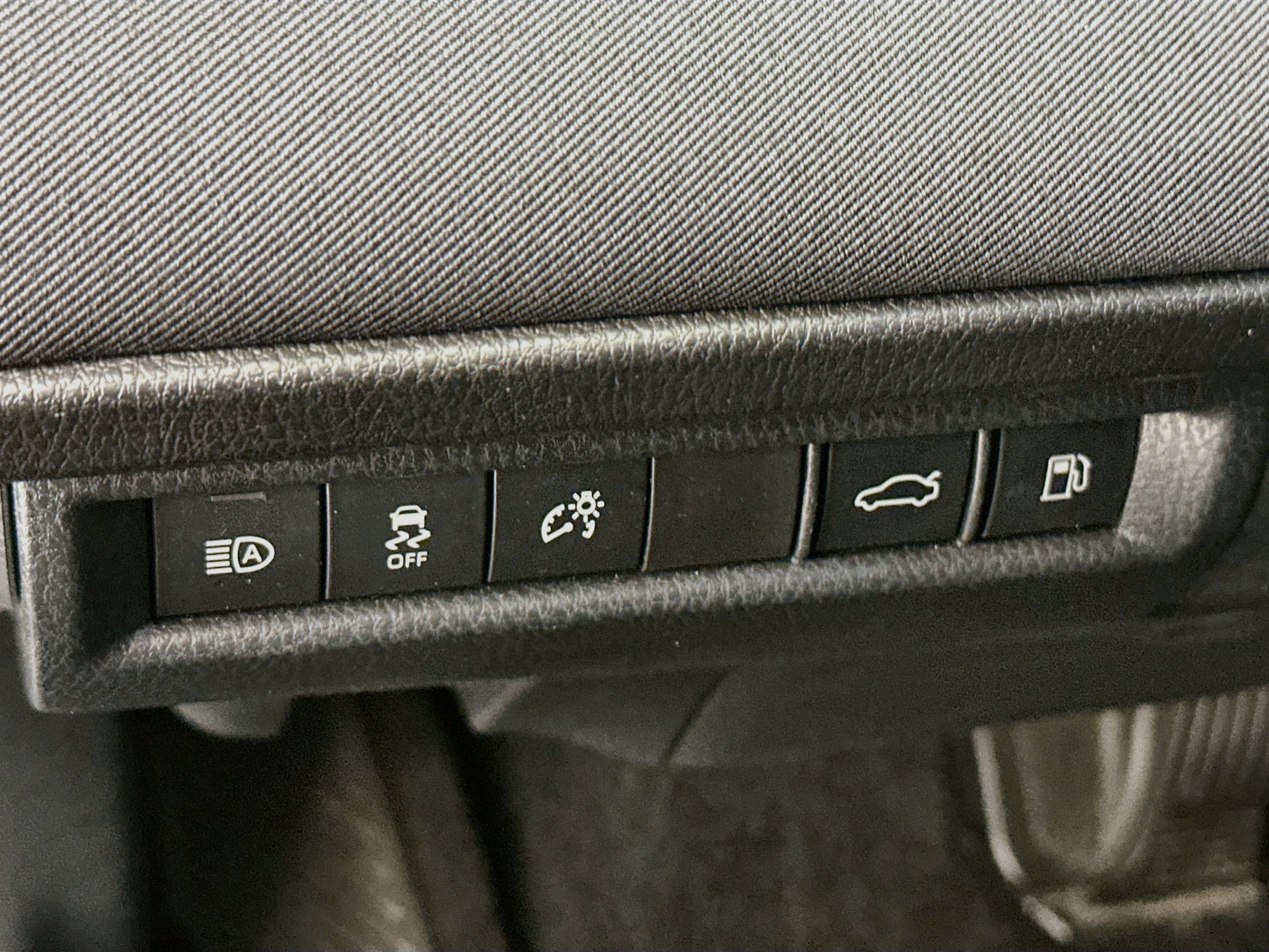 Used 2025 Toyota Camry LE FWD image 17