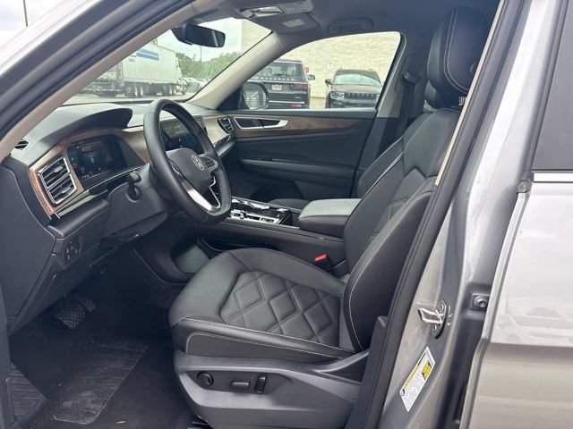 Used 2025 Volkswagen Atlas SE FWD image 22