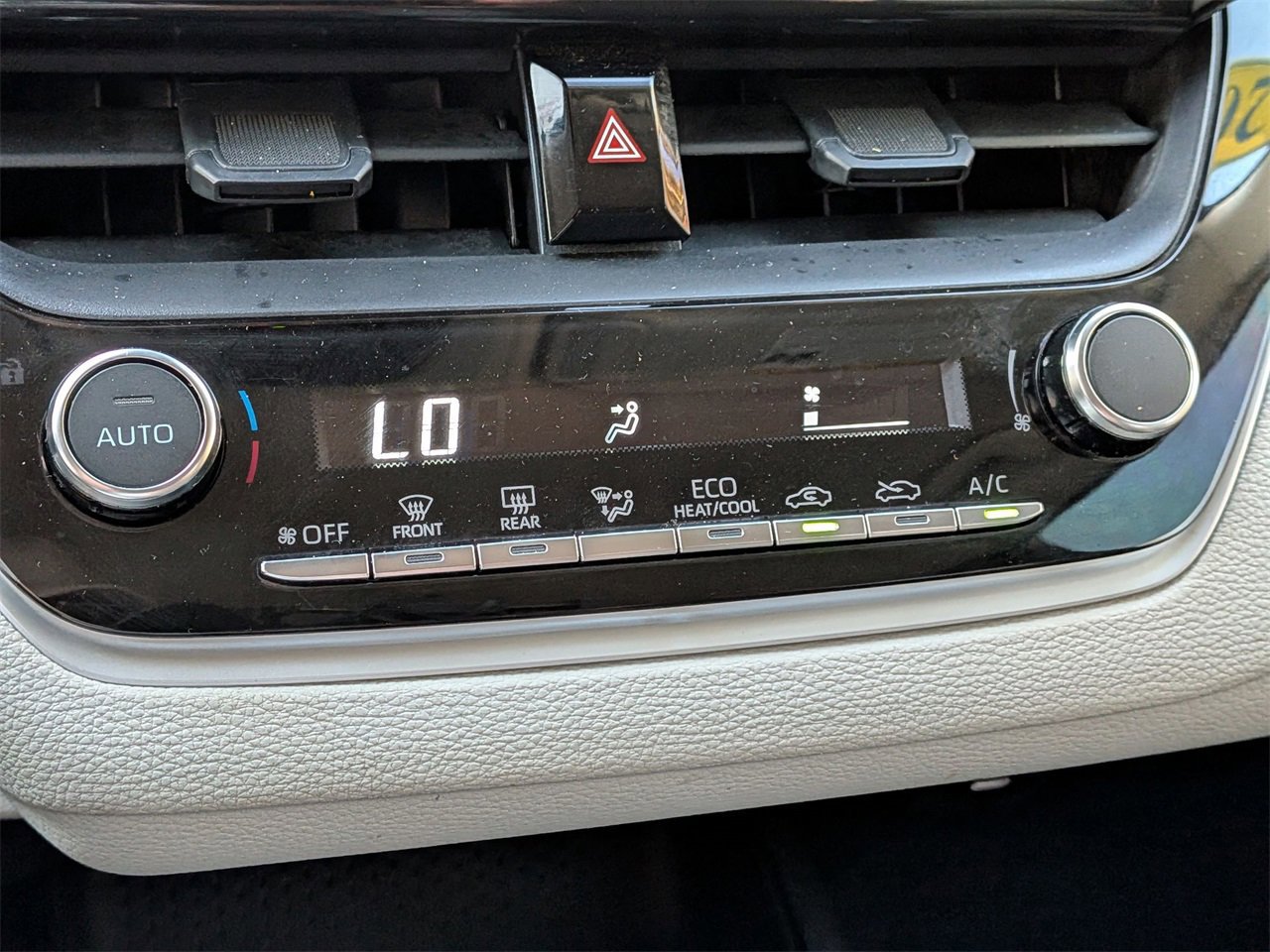 Used 2025 Toyota Corolla LE image 17