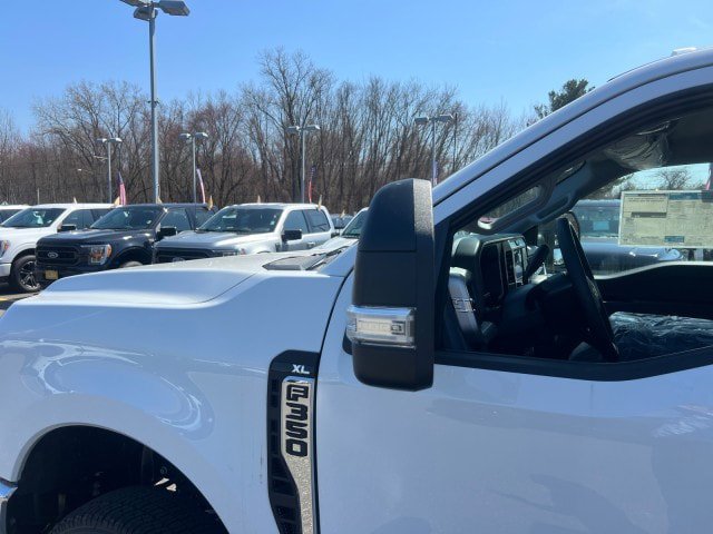 New 2026 Ford F350 XL w/ XL Chrome Package AWD/4WD image 24