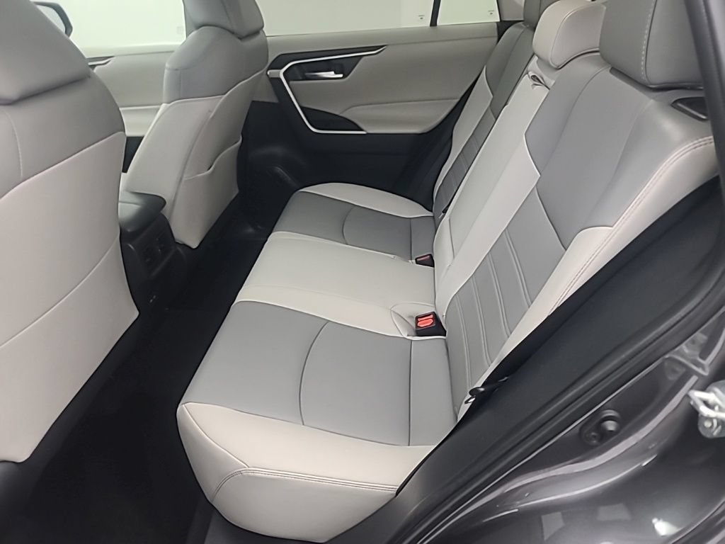 Used 2022 Toyota RAV4 XLE Premium AWD/4WD image 21