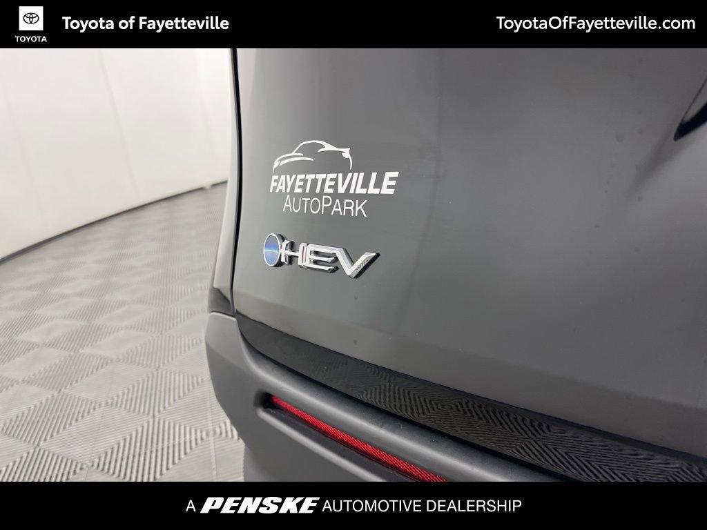 Used 2025 Toyota Sienna LE w/ LE Plus Package image 14