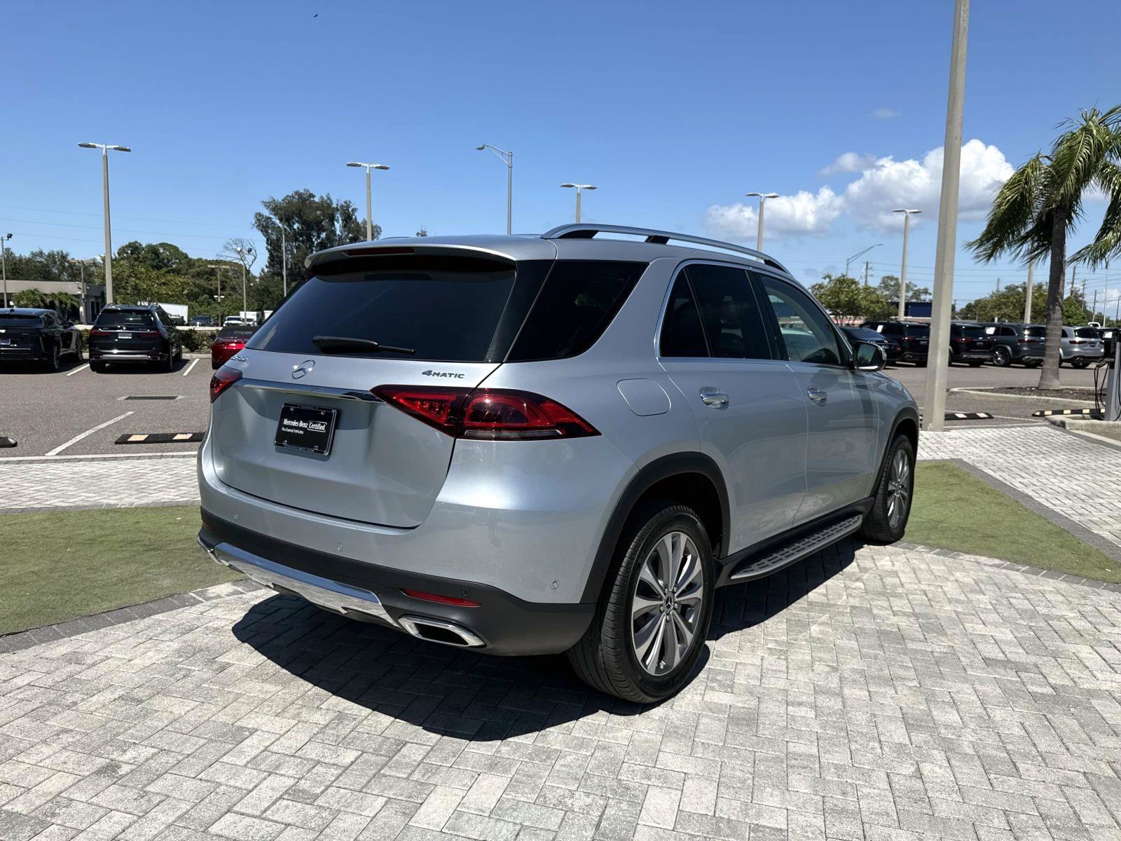 Certified 2022 Mercedes-Benz GLE 450 4MATIC w/ Premium Package image 4