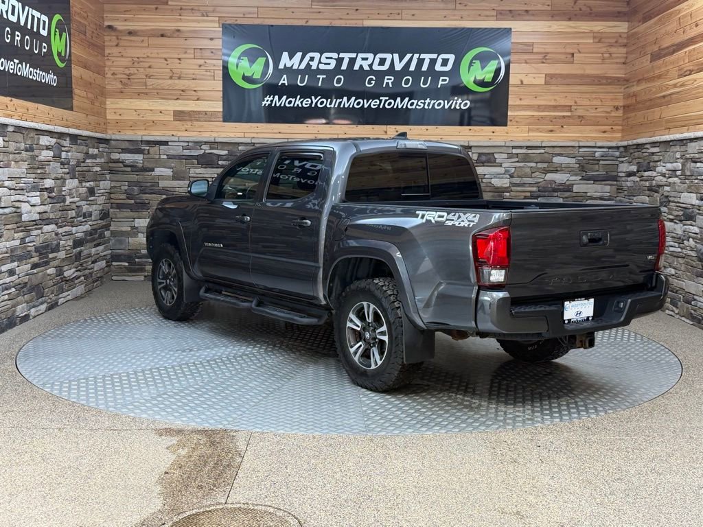 Used 2019 Toyota Tacoma TRD Sport AWD/4WD image 7